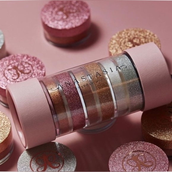 ANASTASIA BEVERLY HILLS
3-Pc. Mini Loose Highlighter Set | A limited-edition - Picture 4 of 10